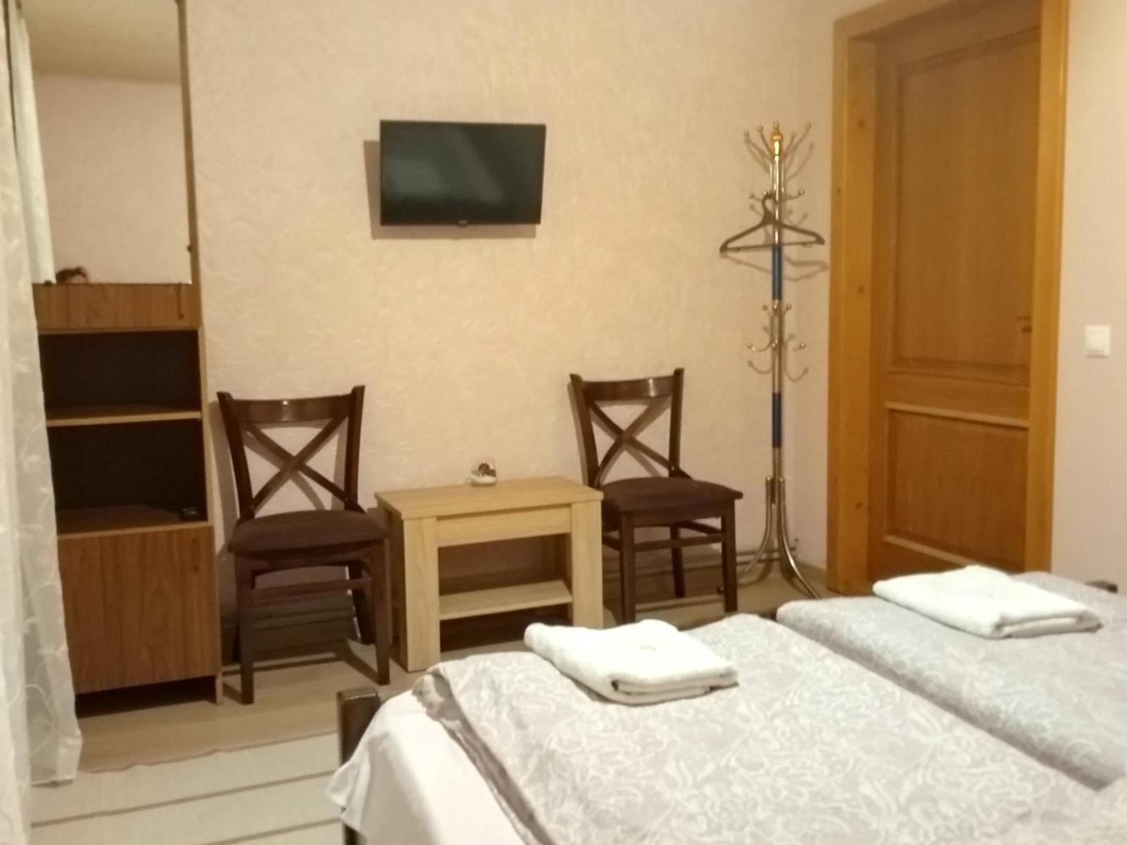 Hotel Pid Skeleyu Lazeshchyna Habitación foto
